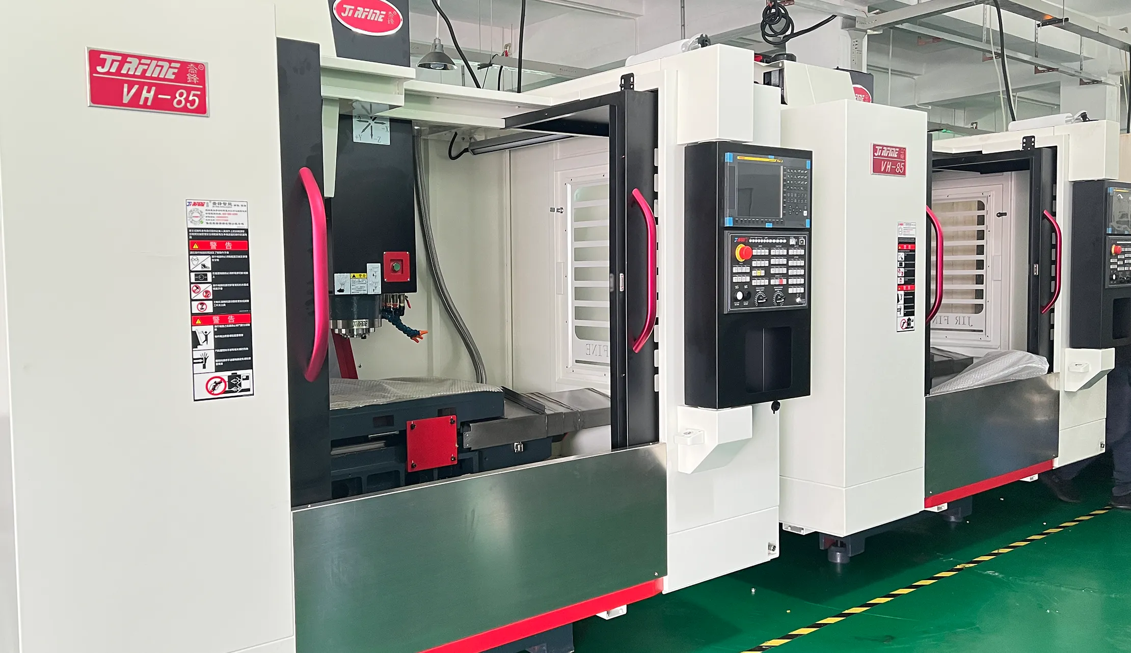 New-Arrival-CNC-Vertical-Machining-Center